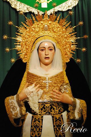 Virgen de Soledad y Esperanza, radiante.