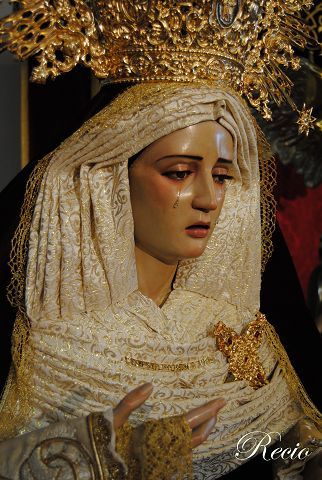 Perfil de la Virgen de la Consolación y Paz.