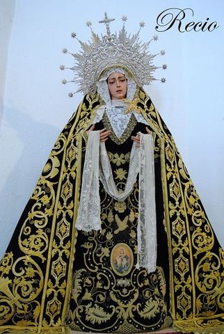 María Stma. del Mayor Dolor, de luto.